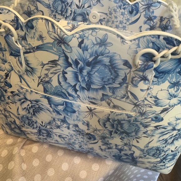 BETSEY JOHNSON Triple Compartment Printed Tote with Scallop Trim and Lemon Charm - Picture 5 of 5